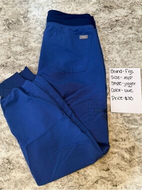 FIGS Women’s Jogger Pants in Blue